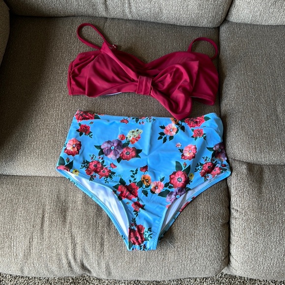 🌻Cupshe bikini🌻 - Picture 1 of 8